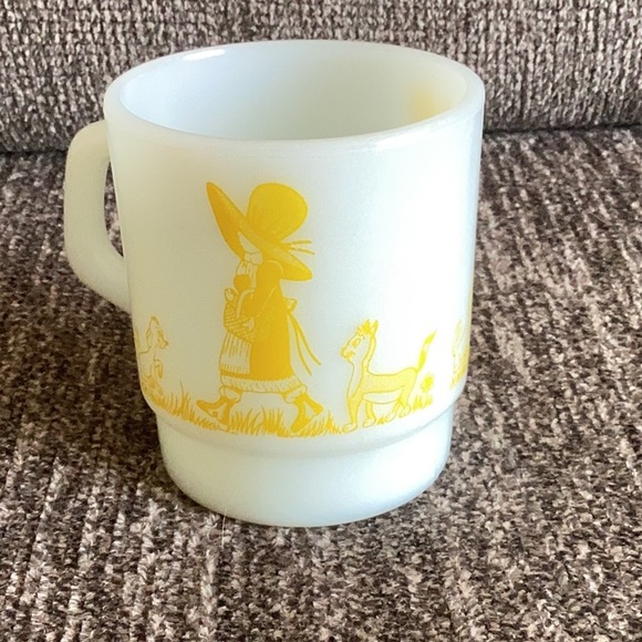 Termocrisa yellow Hobby Lobby milk glass mug - Picture 4 of 6